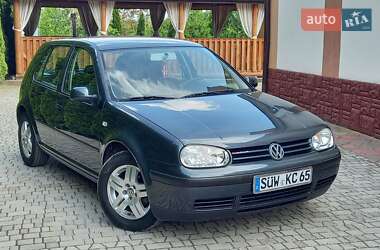 Хетчбек Volkswagen Golf 2002 в 