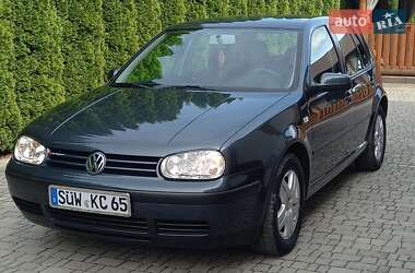 Хетчбек Volkswagen Golf 2002 в 