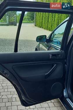 Хетчбек Volkswagen Golf 2002 в 
