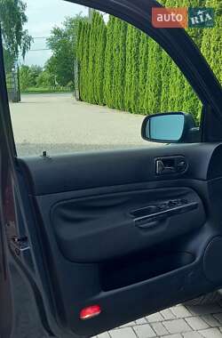 Хетчбек Volkswagen Golf 2002 в 