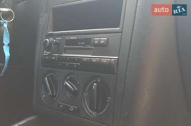 Хетчбек Volkswagen Golf 2002 в 