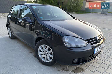 Хетчбек Volkswagen Golf 2005 в 
