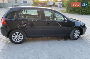 Хетчбек Volkswagen Golf 2005 в 