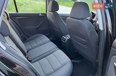 Универсал Volkswagen Golf 2010 в 