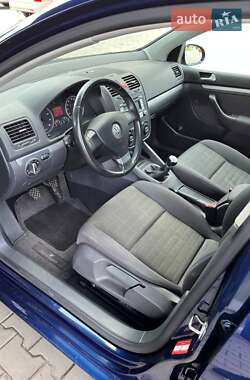 Хетчбек Volkswagen Golf 2007 в 