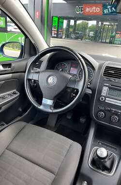 Хетчбек Volkswagen Golf 2007 в 