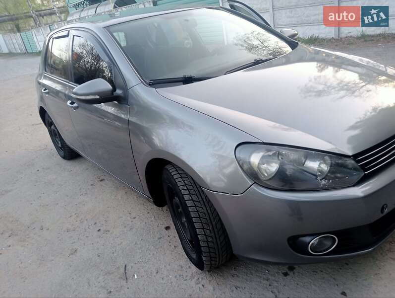 Хетчбек Volkswagen Golf 2008 в 
