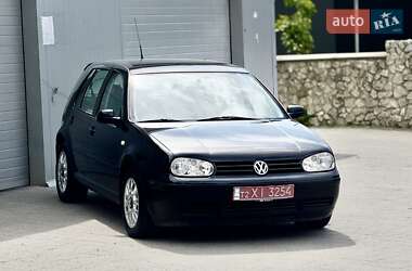 Хэтчбек Volkswagen Golf 2000 в 