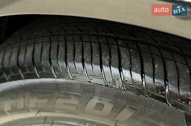 Хэтчбек Volkswagen Golf 2000 в 