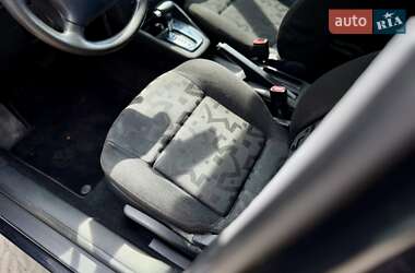 Хэтчбек Volkswagen Golf 2000 в 