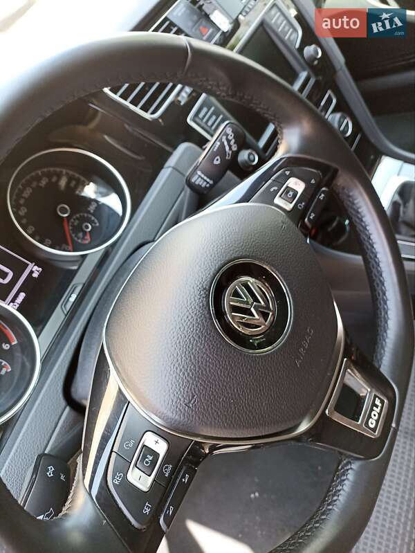 Универсал Volkswagen Golf 2015 в Луцке