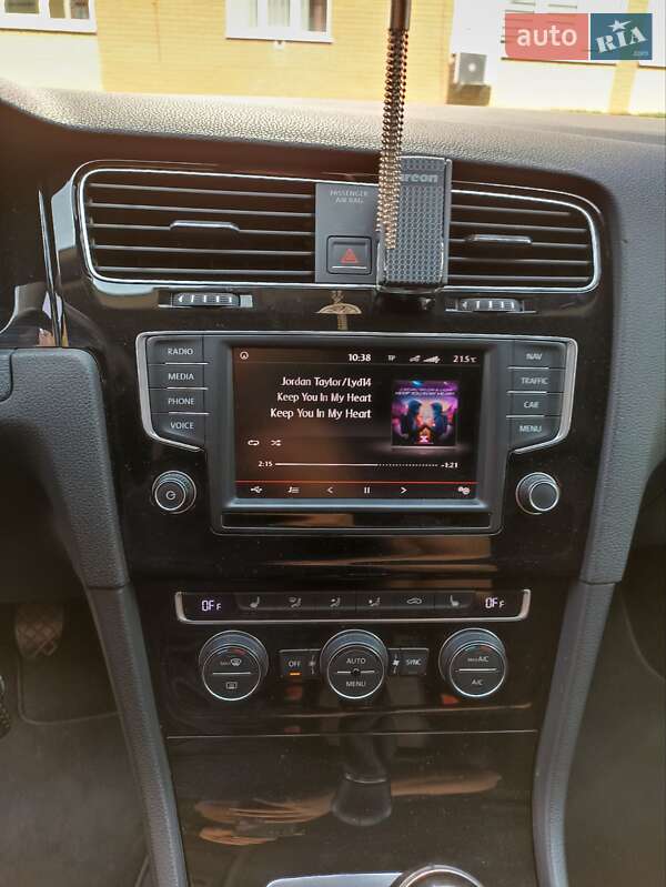 Универсал Volkswagen Golf 2015 в Луцке