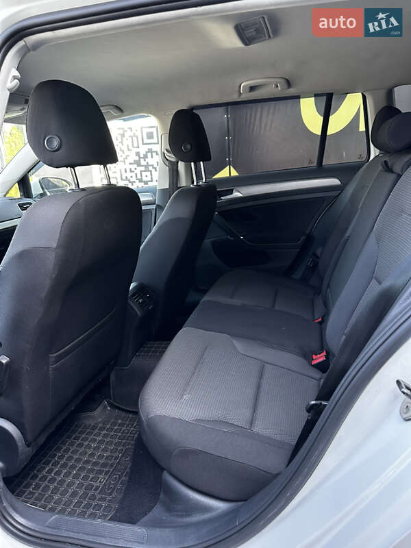 Универсал Volkswagen Golf 2015 в Львове