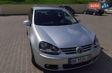 Хетчбек Volkswagen Golf 2008 в Острозі