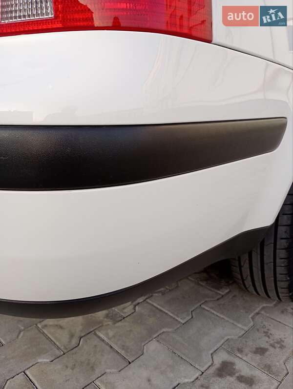 Универсал Volkswagen Golf 2003 в Самборе