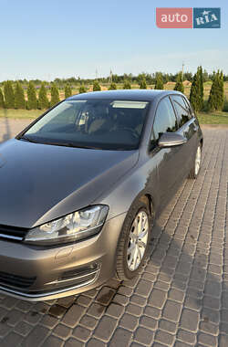 Хэтчбек Volkswagen Golf 2016 в 