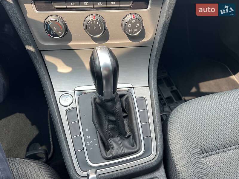 Універсал Volkswagen Golf 2015 в Полтаві