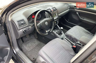 Хэтчбек Volkswagen Golf 2007 в 