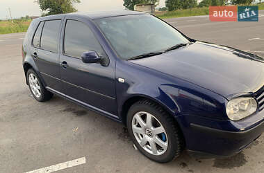 Хэтчбек Volkswagen Golf 2001 в 