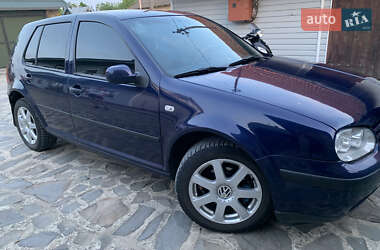 Хэтчбек Volkswagen Golf 2001 в 