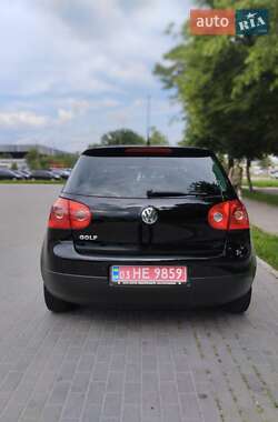 Хэтчбек Volkswagen Golf 2008 в 