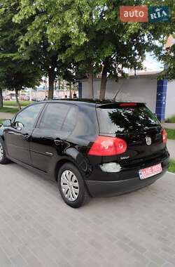 Хэтчбек Volkswagen Golf 2008 в 