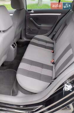 Хэтчбек Volkswagen Golf 2008 в 