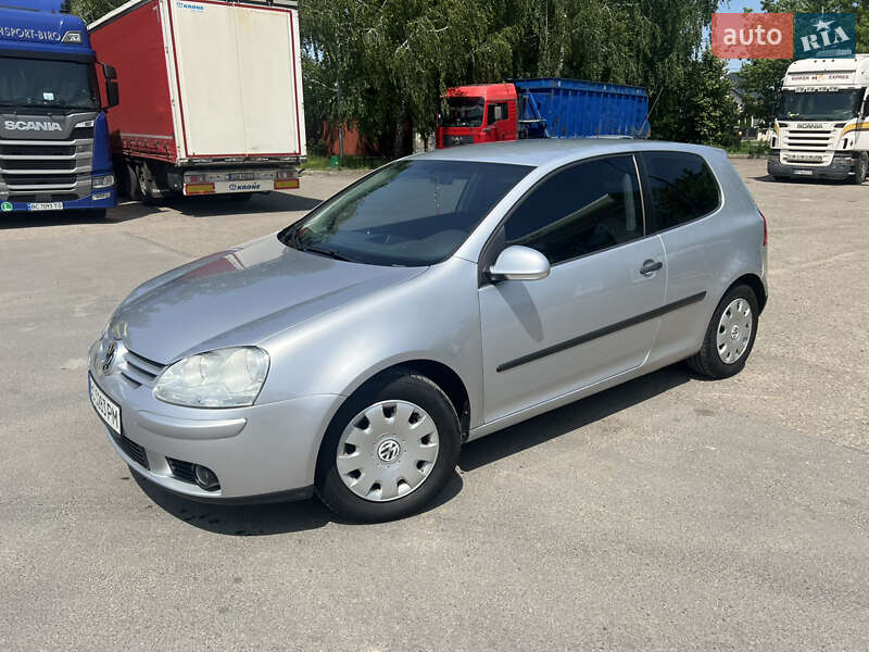 Хэтчбек Volkswagen Golf 2006 в Самборе