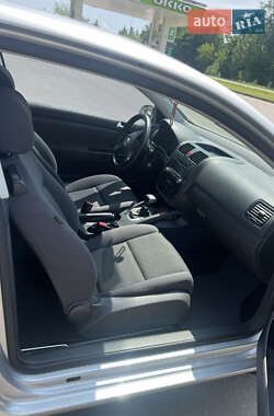 Хэтчбек Volkswagen Golf 2006 в 