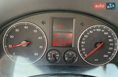 Хэтчбек Volkswagen Golf 2006 в 