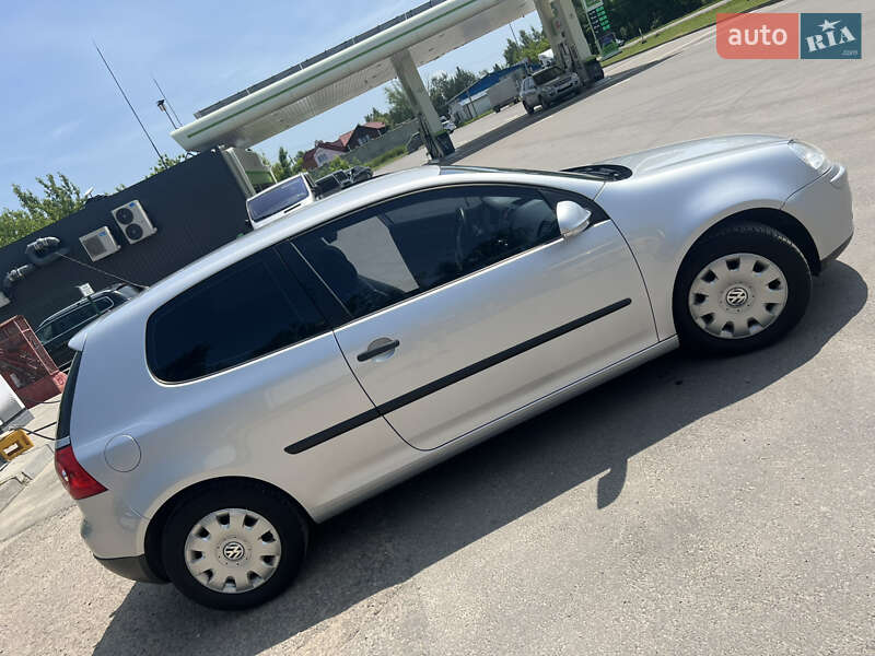 Хэтчбек Volkswagen Golf 2006 в Самборе