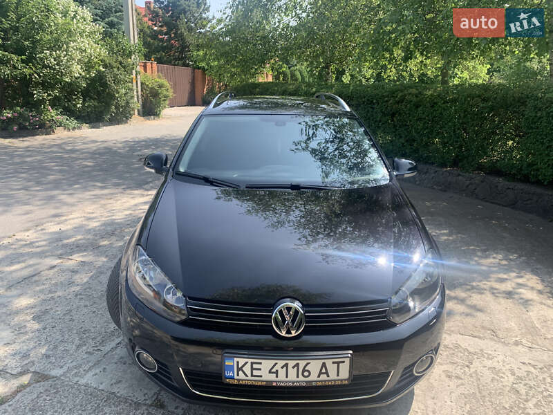 Універсал Volkswagen Golf 2010 в Дніпрі