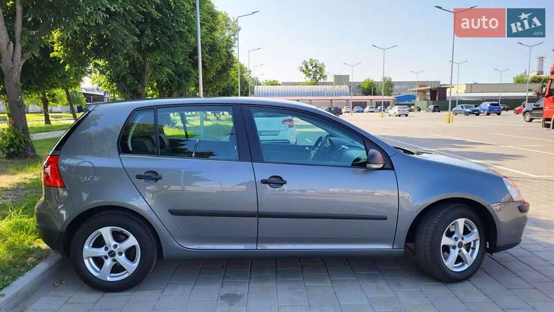 Хэтчбек Volkswagen Golf 2007 в Черкассах