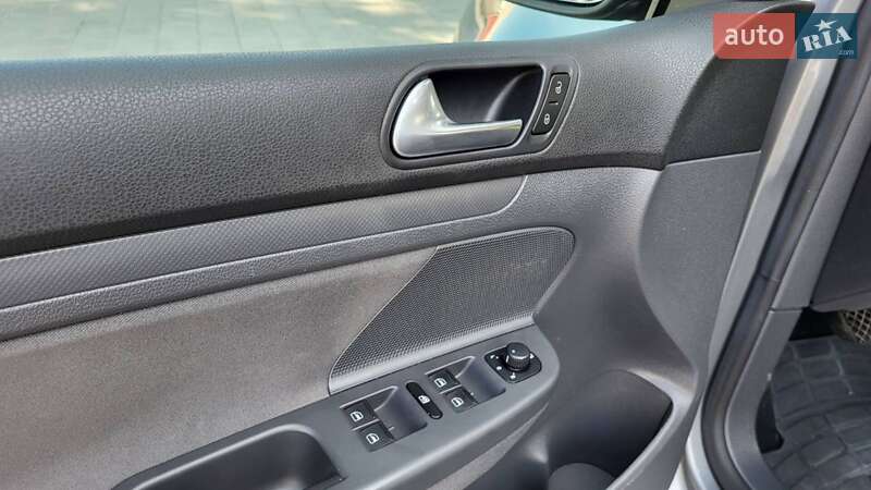 Хэтчбек Volkswagen Golf 2007 в Черкассах