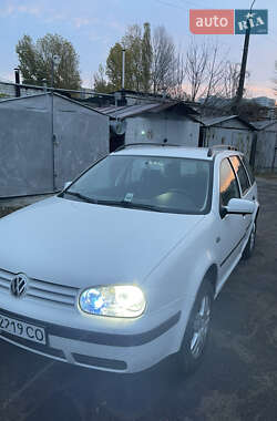 Универсал Volkswagen Golf 2001 в 