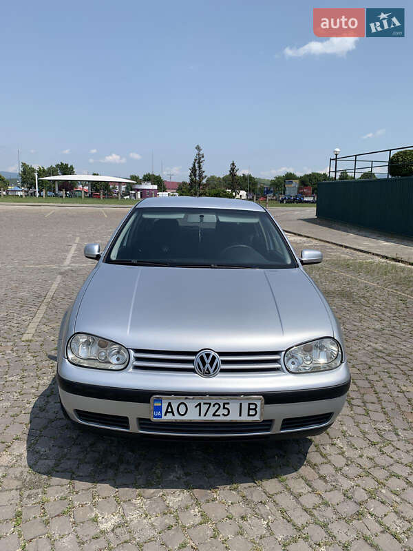 Volkswagen Golf 2002