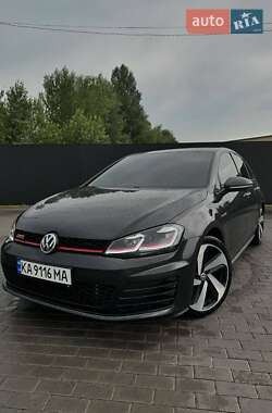 Хэтчбек Volkswagen Golf 2016 в 