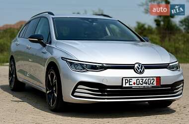 Універсал Volkswagen Golf 2022 в Чернівцях