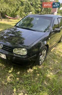 Хэтчбек Volkswagen Golf 2002 в 