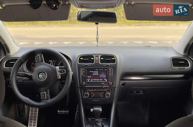Хэтчбек Volkswagen Golf 2009 в 