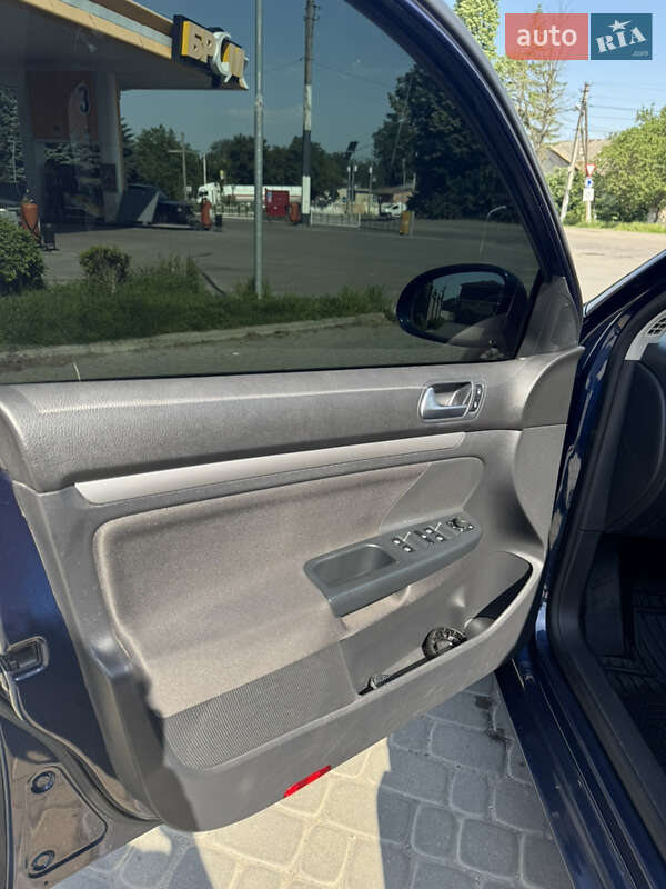 Універсал Volkswagen Golf 2012 в Тульчині