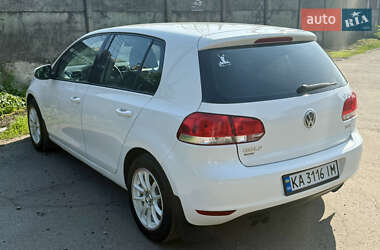 Хэтчбек Volkswagen Golf 2011 в 