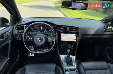 Хэтчбек Volkswagen Golf 2014 в 