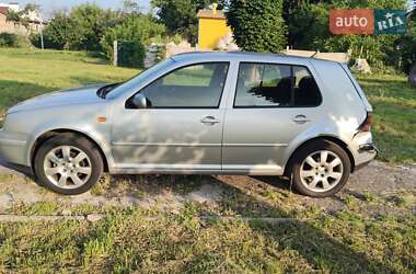 Хетчбек Volkswagen Golf 2001 в 