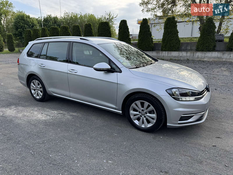 Універсал Volkswagen Golf 2019 в Хмельницькому