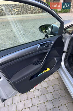 Универсал Volkswagen Golf 2013 в 