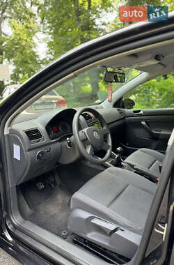 Хетчбек Volkswagen Golf 2004 в 