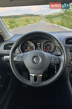 Универсал Volkswagen Golf 2013 в 