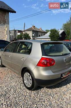 Хетчбек Volkswagen Golf 2006 в 