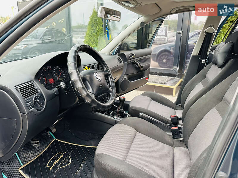 Хетчбек Volkswagen Golf 2000 в Харкові